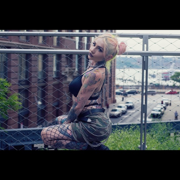 Meet your Posher, Courtney - Picture 5 of 7